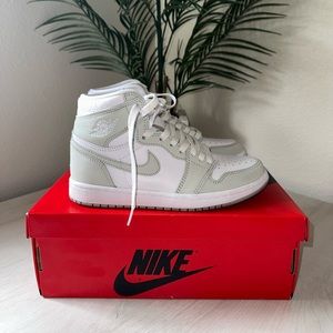 ✨PENDING✨Jordan 1 “Seafoam”
